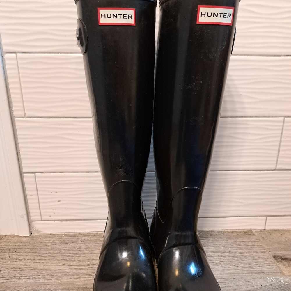 Hunter glossy rain boots